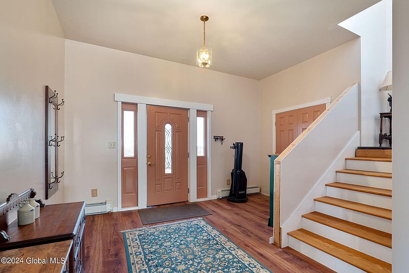 5th image of 1495 Barton Hill Road