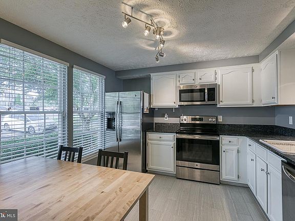 3rd image of 110 Ilona Ct
