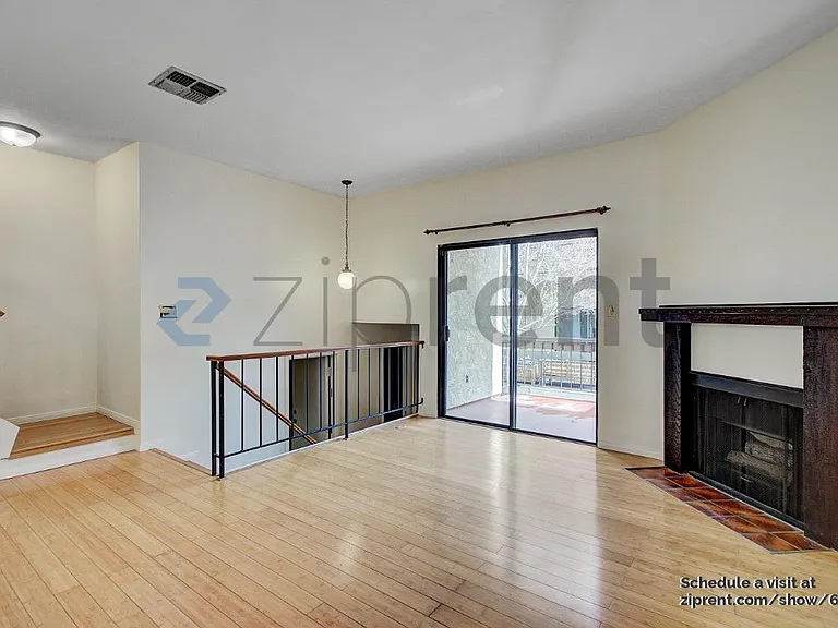 320 McHenry Rd #10 — Photo 11