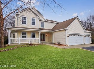 810 Savanna Springs Dr, Lake Villa, IL 60046
