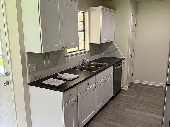 2nd image of 219 Wildwood Dr