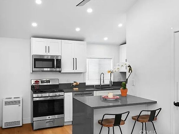 5th image of 274 Cliff Dr APT 6