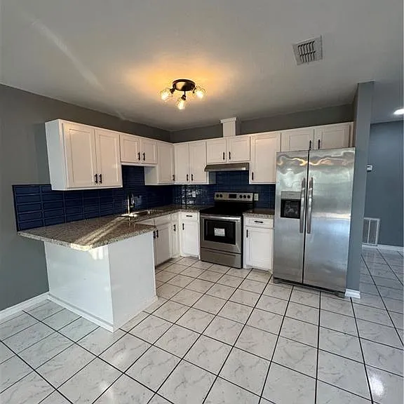 1307 Rojas St — Photo 4