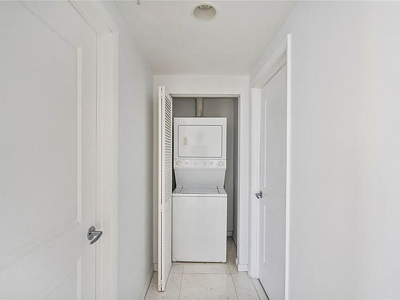 5th image of 333 NE 24th St APT 610