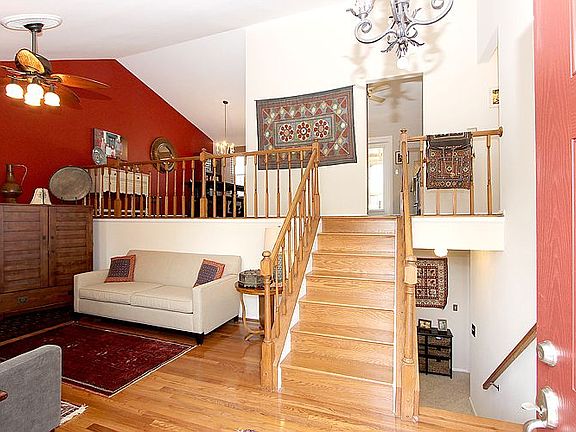 5th image of 56 McPherson Cir