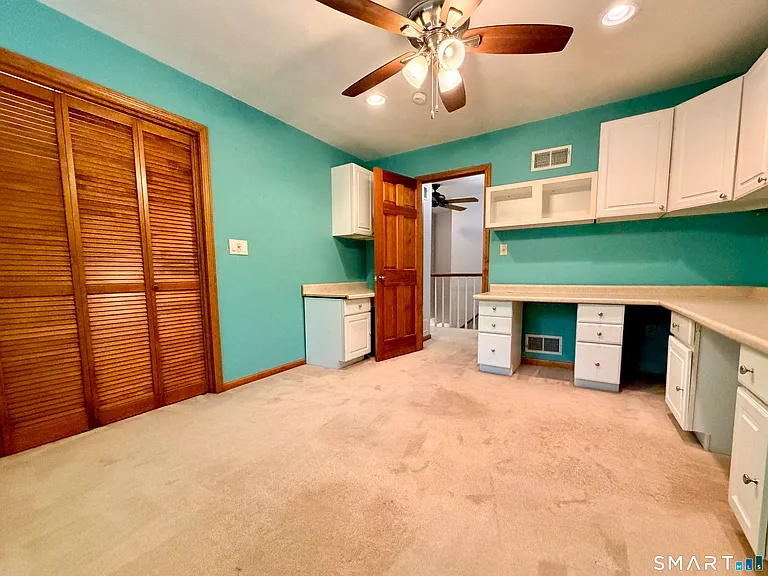 22 Hyde Park Dr — Photo 37