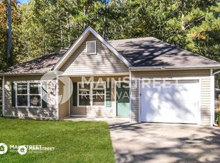 123 Whispering Pine Ln NE, White, GA 30184