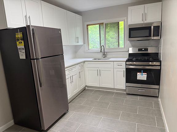 3rd image of 200 Broad Ave #3B