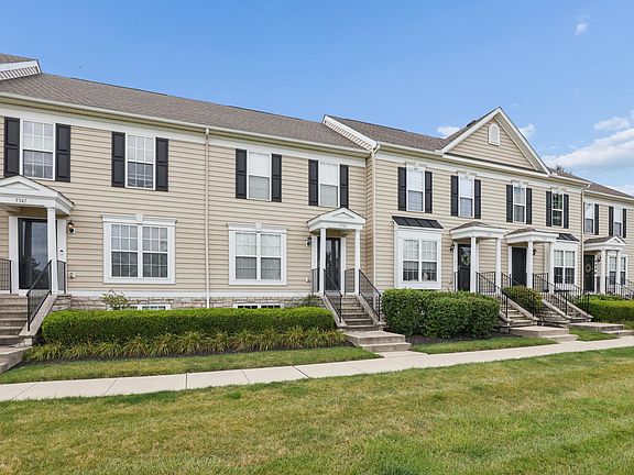 3rd image of 5543 Rainbow Falls St #7