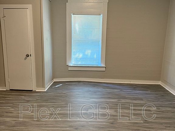 5th image of 108 Bell St