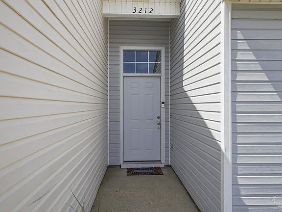 3rd image of 3212 Fernwood Dr