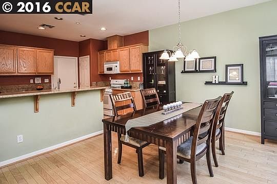 4th image of 869 Almaden Ct