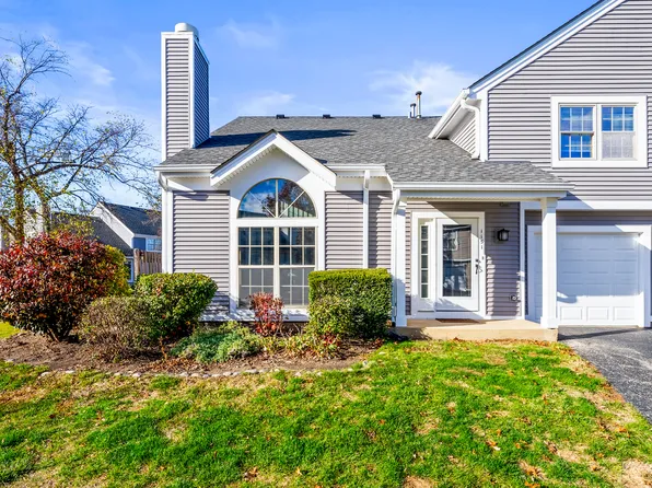 1151 N Knollwood Dr, Palatine, IL 60067