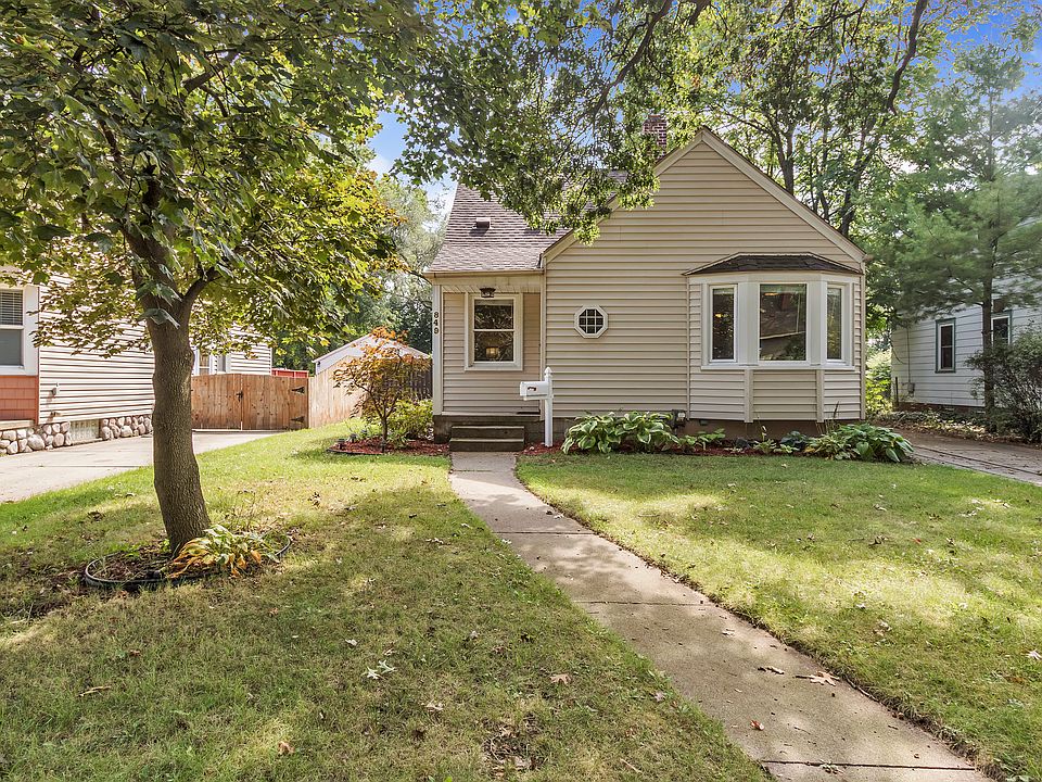 2nd image of 849 W Maplehurst St