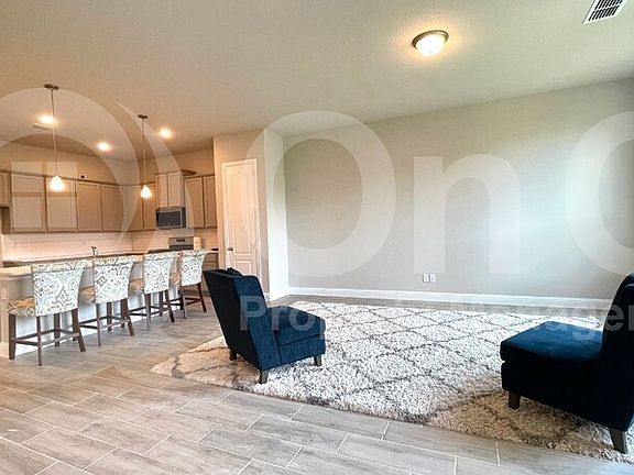 4th image of 821 Wishart Ct