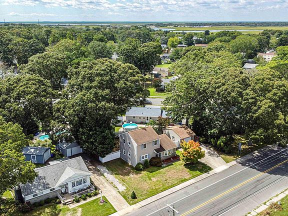 5th image of 64 W Laurel Dr