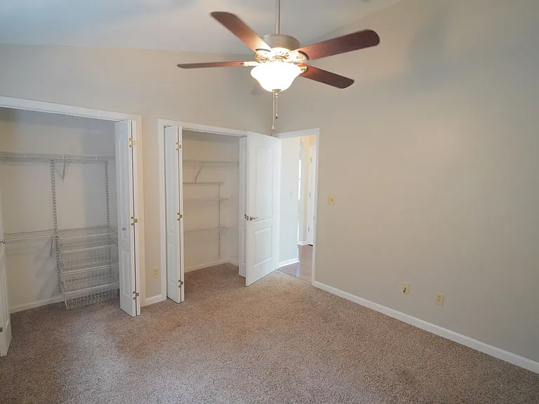 1908 Wagon Wheel Cir E — Photo 30