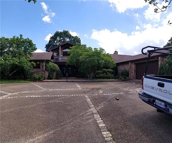 1st image of 2716 Cypress Lawn Dr