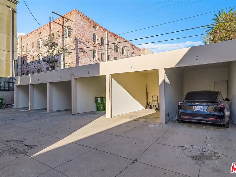 856 S Gramercy Pl — Photo 13
