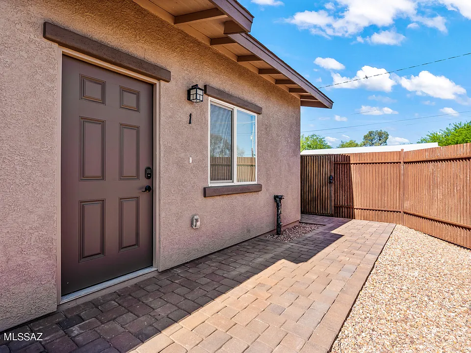 1424 N Richey Blvd #1