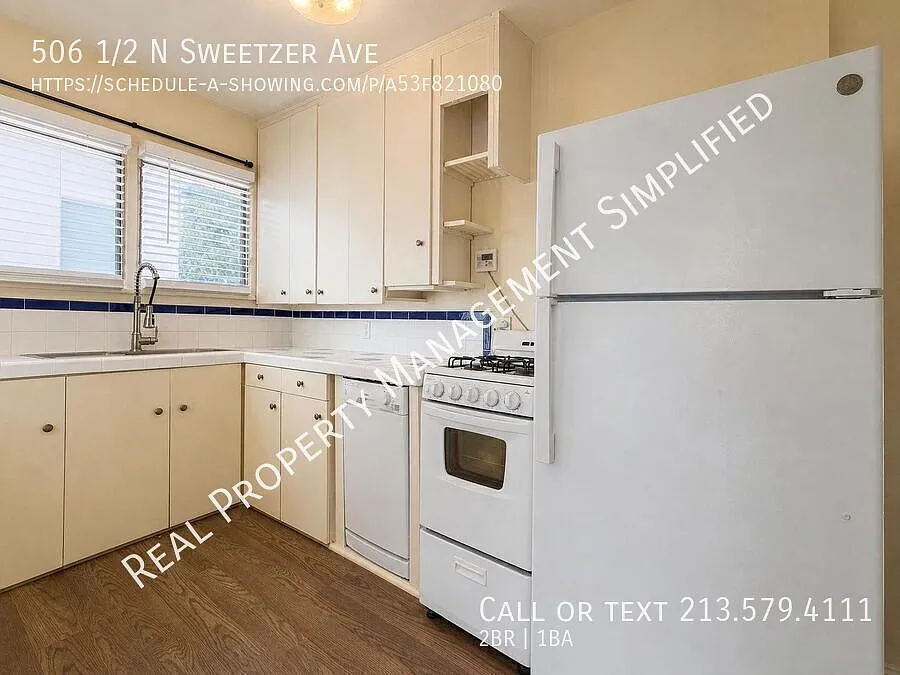 Charming 1920s Spanish-Style 2 Bedroom Near Melrose Place, West Hollywood & Cedars-Sinai — Photo 3
