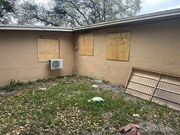 3rd image of 3910 SW 34th Ave