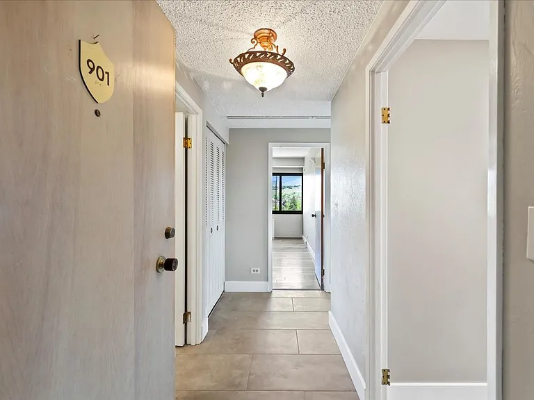 200 N 3rd St #901 — Photo 2