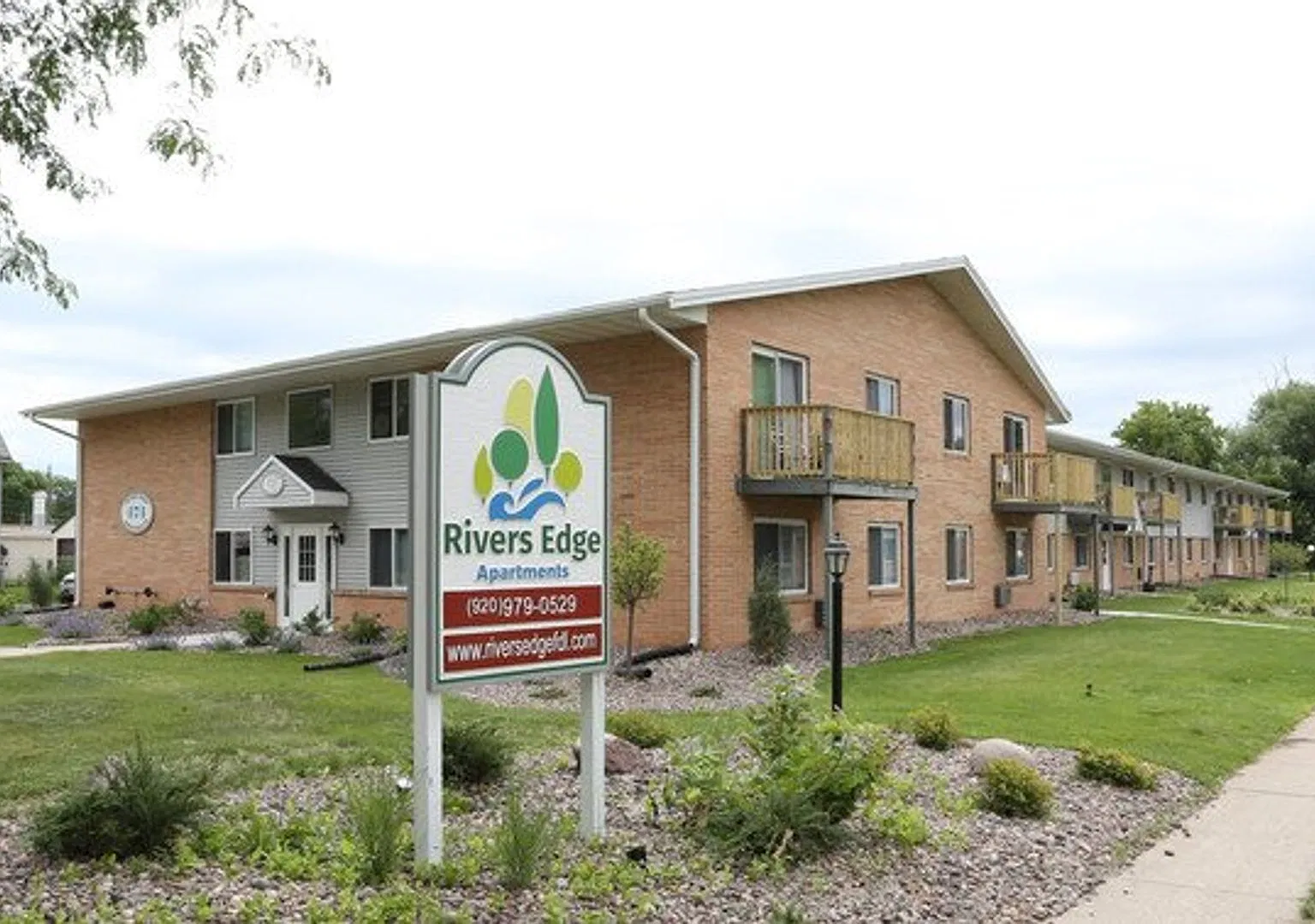 Rivers Edge Apartments — Photo 2