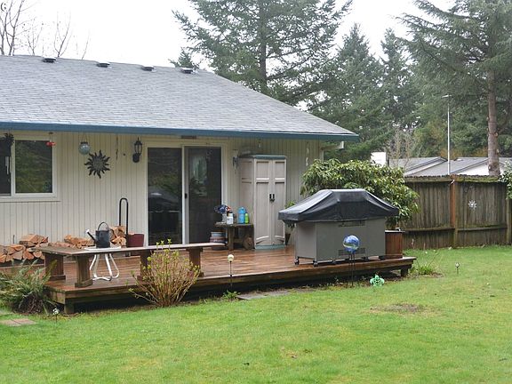 4th image of 14807 NE Columbine Dr