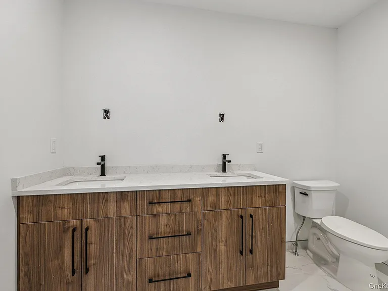 325 Manville #201 — Photo 19