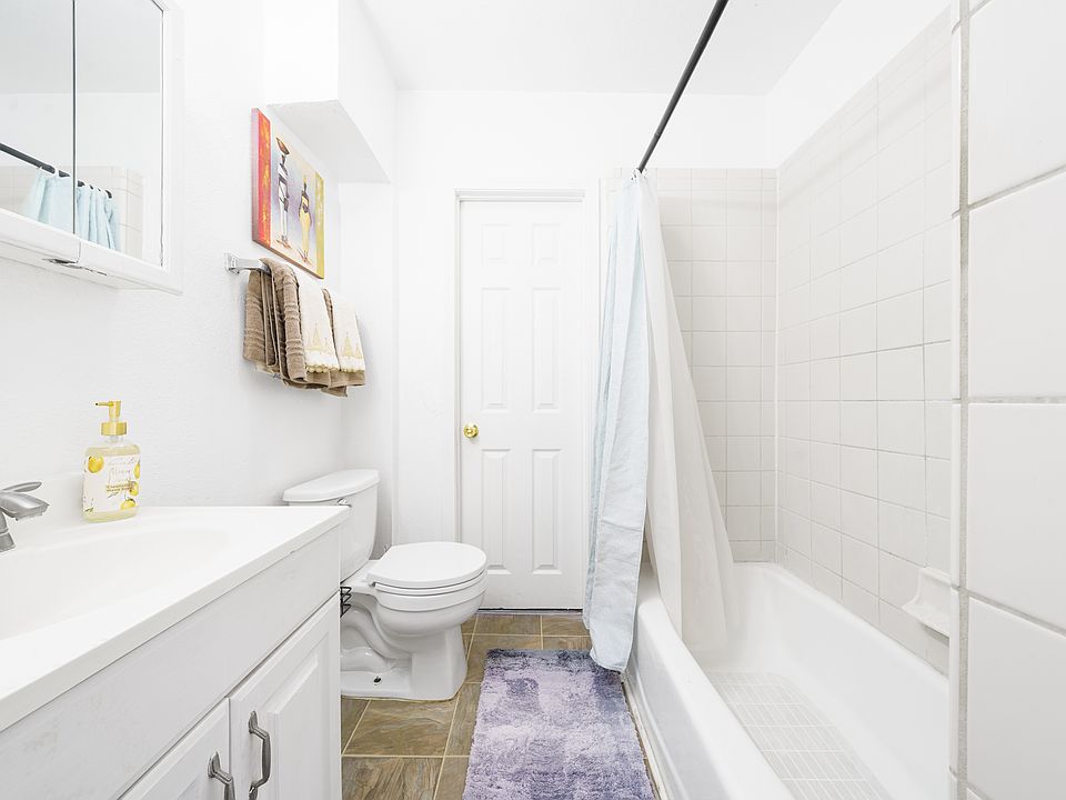 1st image of 636 W 81st St #1