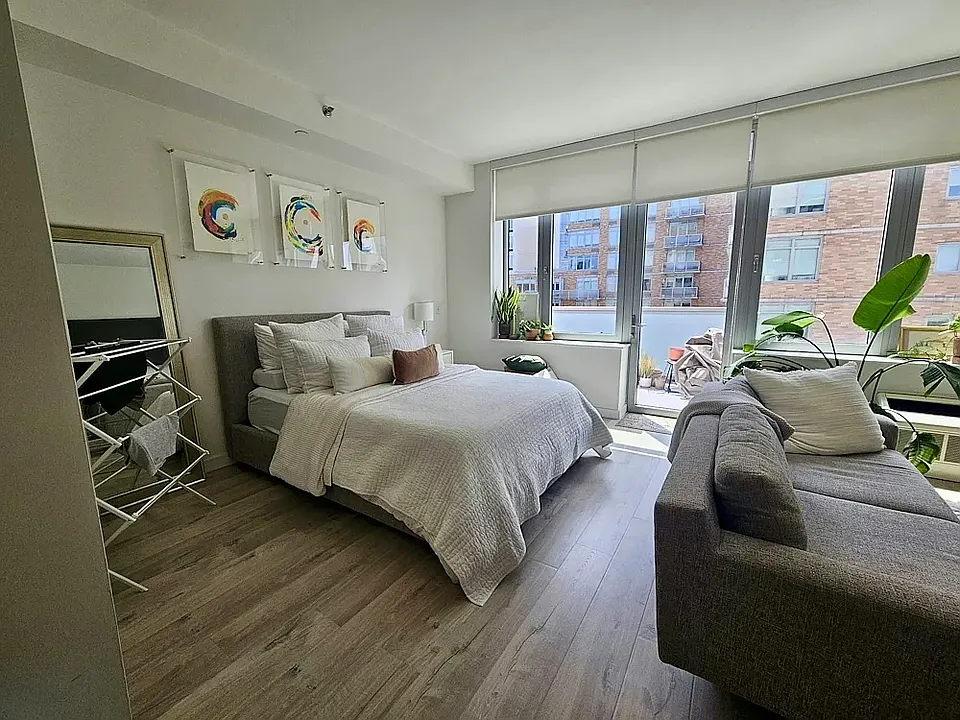 180 Myrtle Ave #11T
