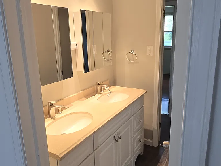 70 Colonial Dr — Photo 12