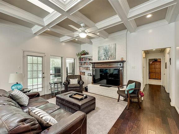 4th image of 2306 Crown Colony Dr