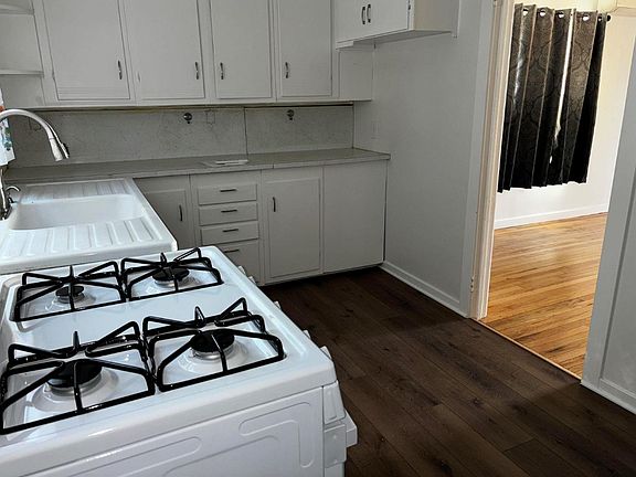 3rd image of 125 Bruning Ave #125