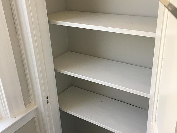 5th image of 3840 Glenmore Ave #1