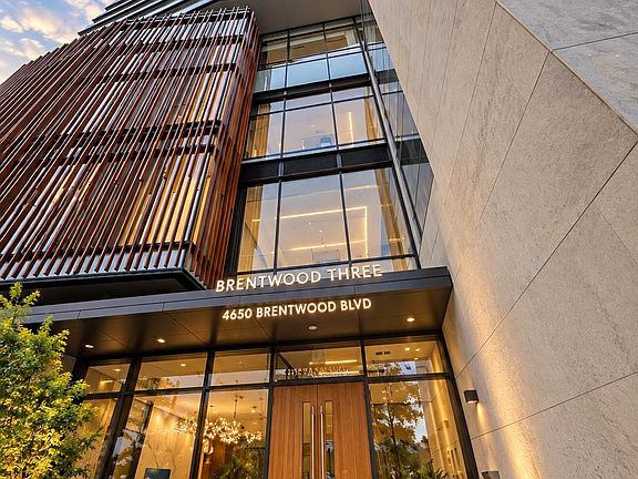 2nd image of 4650 Brentwood Blvd #509