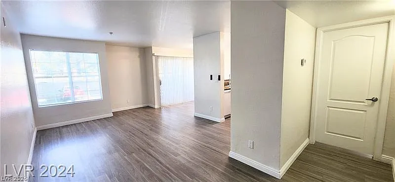 2 bed, 2.0 bath, 1005 sqft, $1,395 — Photo 3