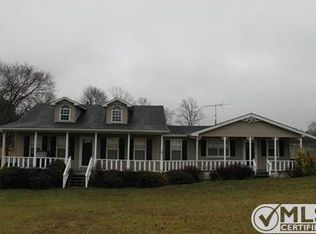 1041 Carthage Rd, Red Boiling Springs, TN 37150