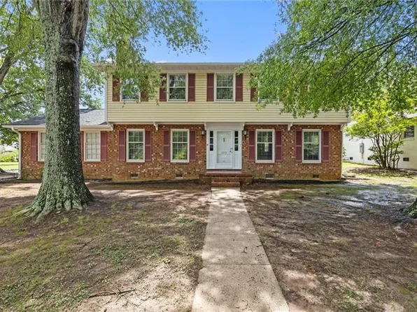 223 Shadowbrook Dr, Burlington, NC 27215