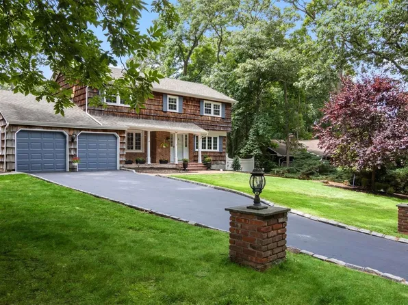 8 Penelope Drive, Setauket, NY 11733