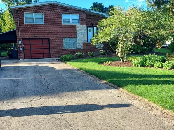 22W274 Poplar Ave, Medinah, IL 60157