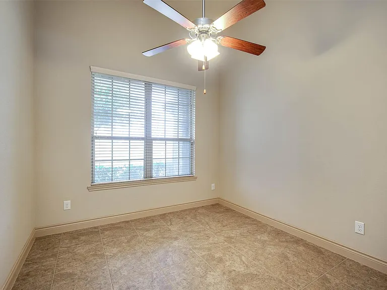 24111 Valencia Ridge Ln — Photo 8