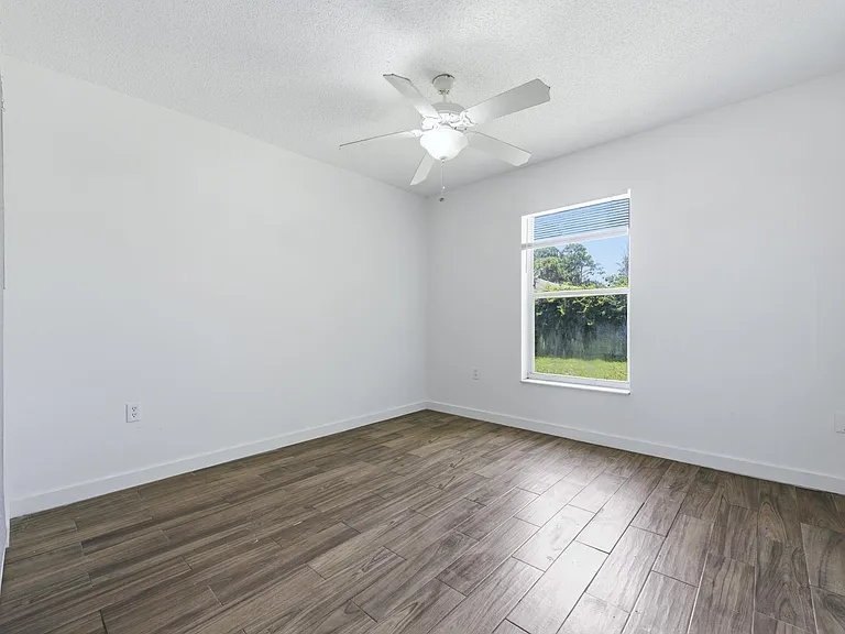 6088 Heather St — Photo 15