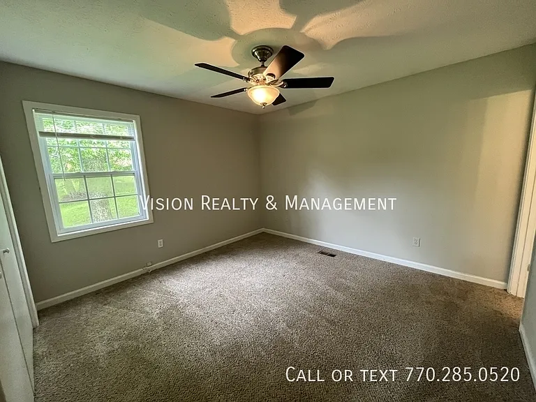 106 Barton Ln — Photo 13