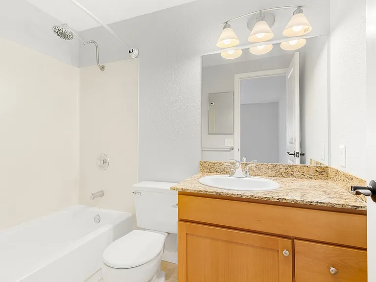 10152 NE 137th Pl — Photo 9