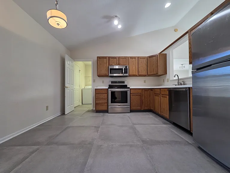 12694 Sovereign Ln — Photo 4