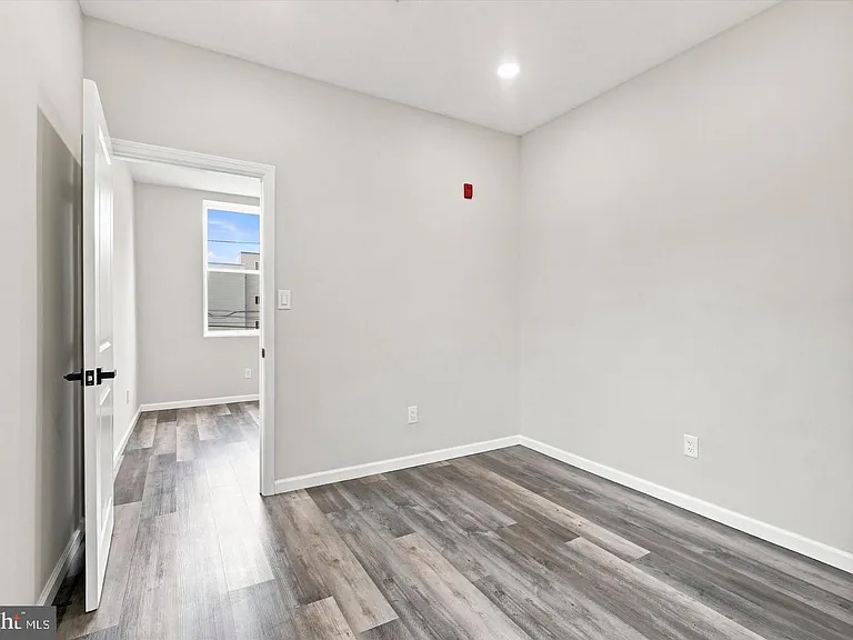 623 W Oxford St #2 — Photo 7