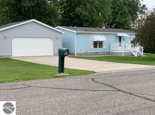 740 W Alice St, Merrill, MI 48637
