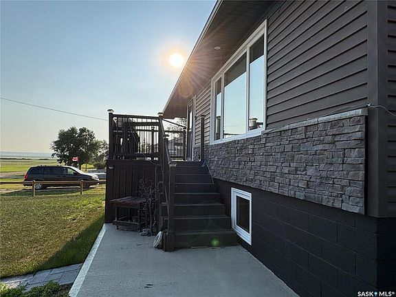 2nd image of 105 5th AVENUE